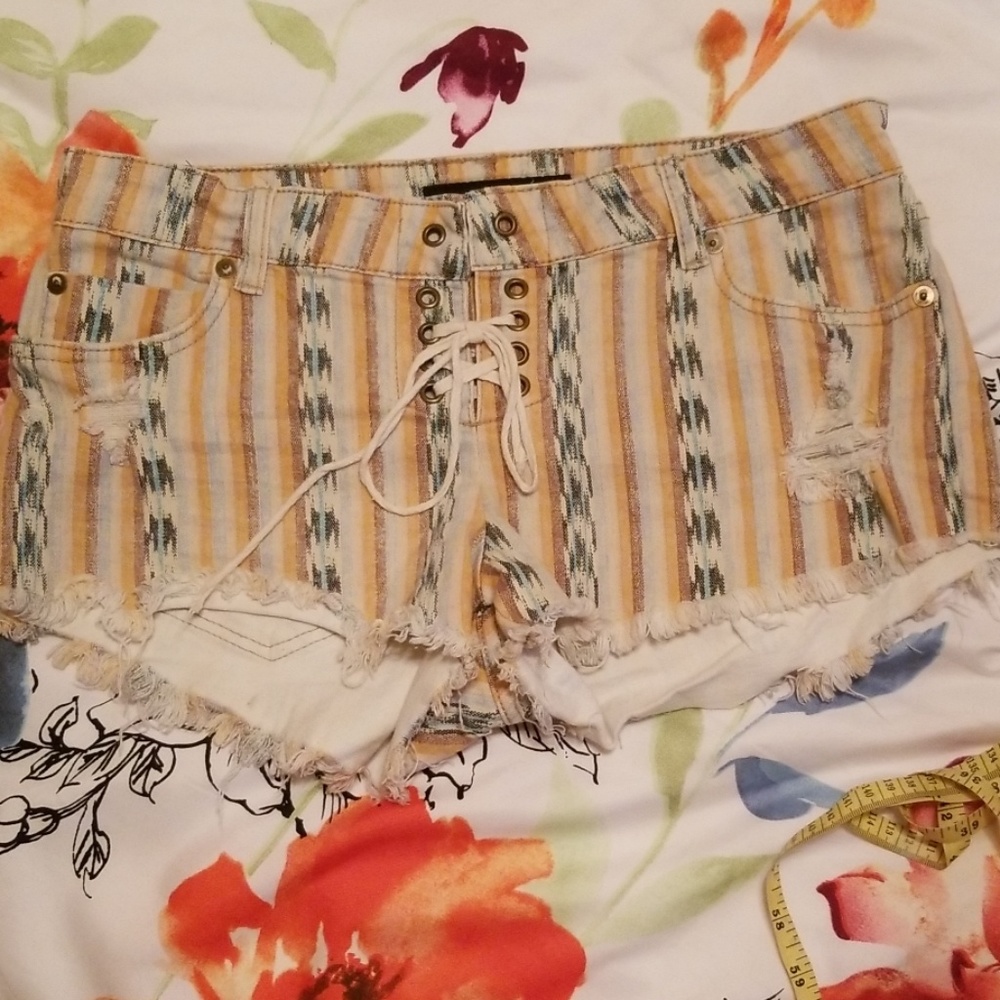 Billabong lite hearted denim shorts